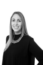 Alexandra Williamson, Lead Advisor, Legal Alexandra graduated from the Faculty of Law at the University of Windsor in 2014, and was called to the Ontario bar in 2015. Alexandra strives to collaborate with employers, providing strategic advice on a diverse range of human resources and employment law matters. Her advisory services include policy and procedure development, employment contracts, employment standards, human rights and employee dismissals. Alexandra is experienced in assisting employers in the management of employee medical files (including mental health) and the development of employee individual accommodation plans. Prior to joining e2r®, Alexandra completed her articles at a prominent “Bay Street” full-service law firm, and gained invaluable client-side experience as a Senior Human Resources Consultant at a national telecommunications company. While at Windsor Law, she served as an executive member of the Women’s Legal Education and Action Fund (LEAF), and was awarded the E. Lindsay Rogin Memorial Award for her feminist contribution and efforts.